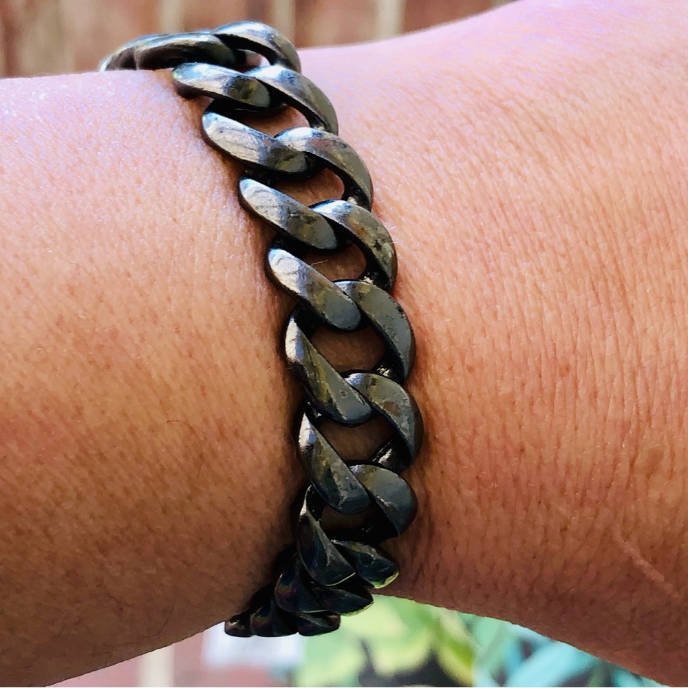 Marc Jacobs Katie Curb-link Turn-lock Gunmetal 7” Bracelet